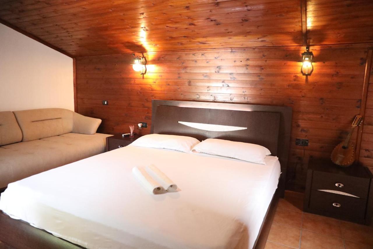 Hotel Paris Berat Exterior foto