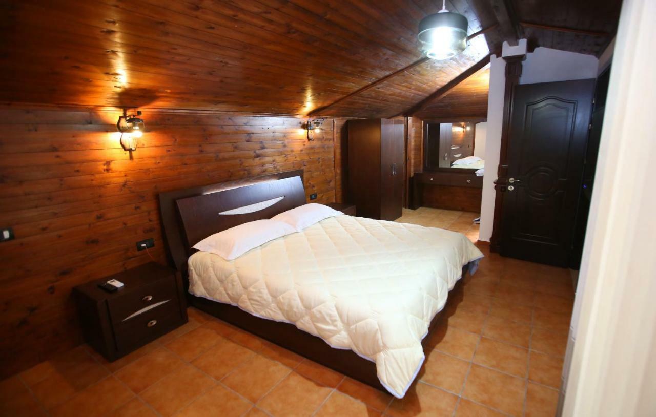 Hotel Paris Berat Exterior foto
